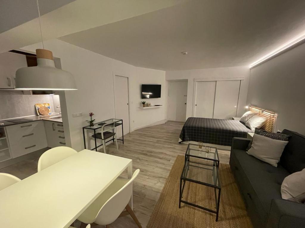 Apartamento C Y L Torremolinos Exterior photo