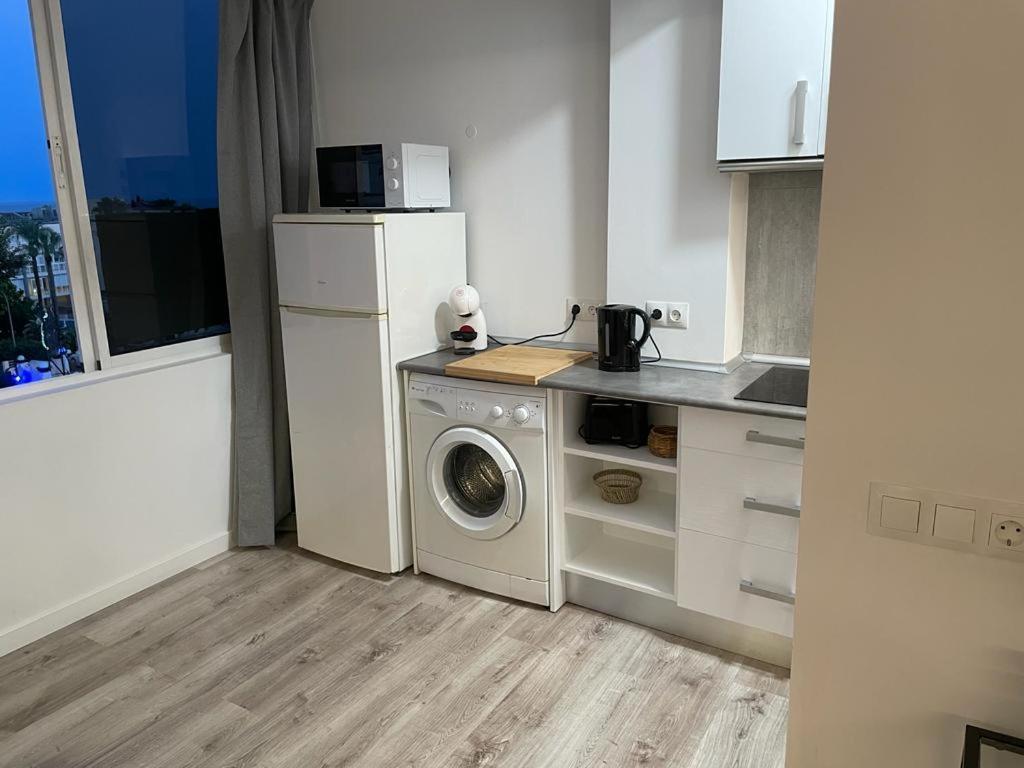 Apartamento C Y L Torremolinos Exterior photo